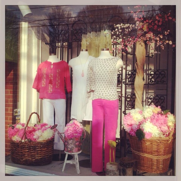 AvaLilly’s designer Overstock discount boutique - Picture 6 of 8